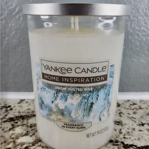 New Yankee Candle Snow Dusted Pine Candle
